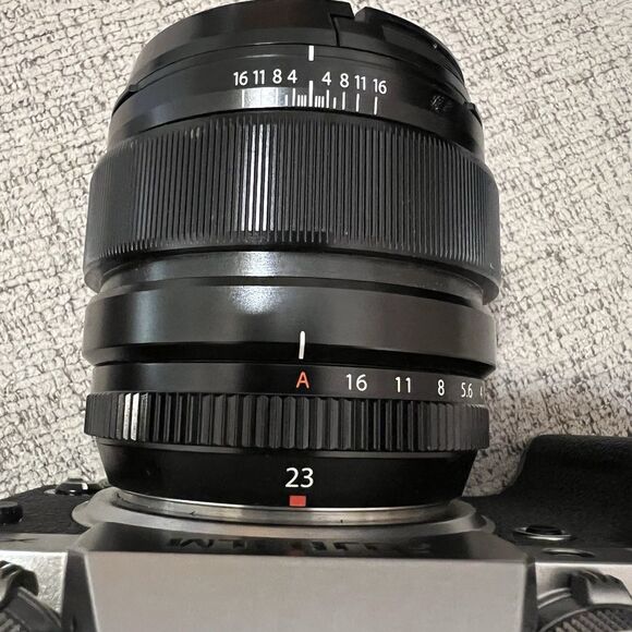 Fujifilm X-T4 26.1 MP Mirrorless Camera Silver Bundle With 2 Lens And Camera Bag - Picture 4 of 15